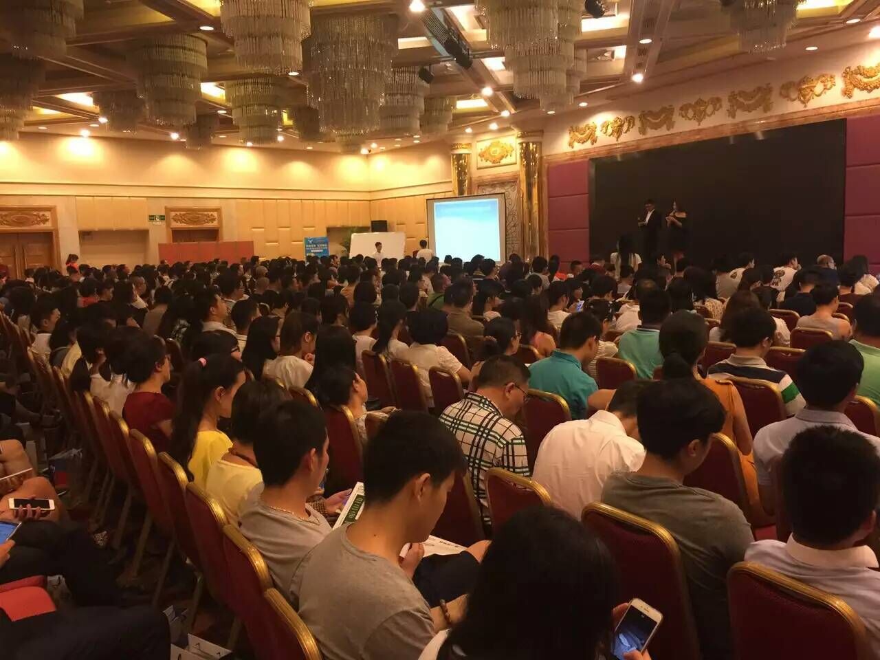 第一頁6月7場線下交流培訓會匯聚上千名外貿(mào)人，火爆各地外貿(mào)圈